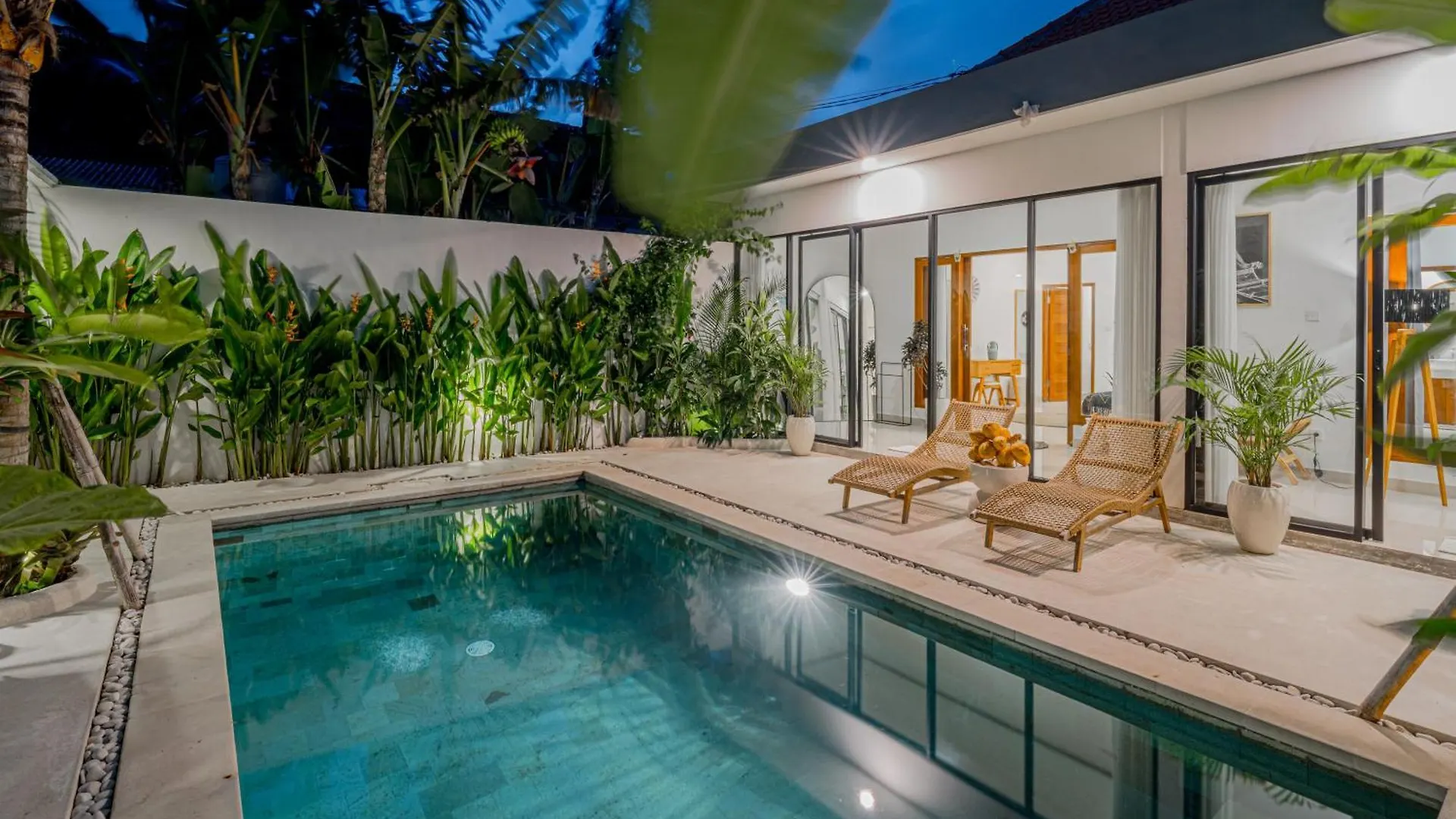 Villa Lemone Braban By Bali Villa Solutions 塞米亚克