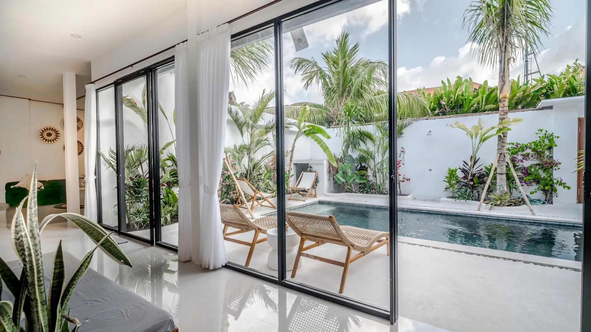 Villa Lemone Braban By Bali Villa Solutions Seminyak   Seminyak (Bali)