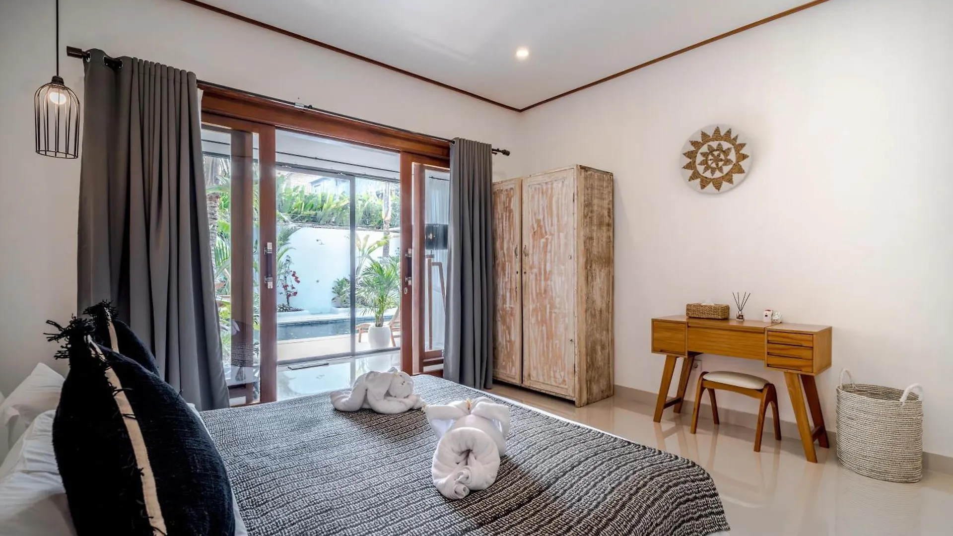 Villa Lemone Braban By Bali Villa Solutions Seminyak  Seminyak (Bali)